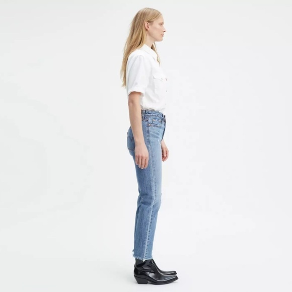 Levi's Women's Wedgie Fit Ankle Jeans - Picture 3 of 15